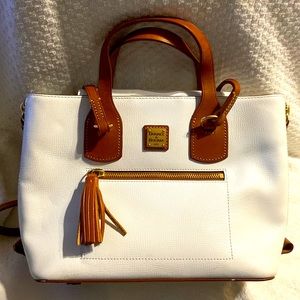 Dooney & Bourke Morgan handbag with shoulder strap